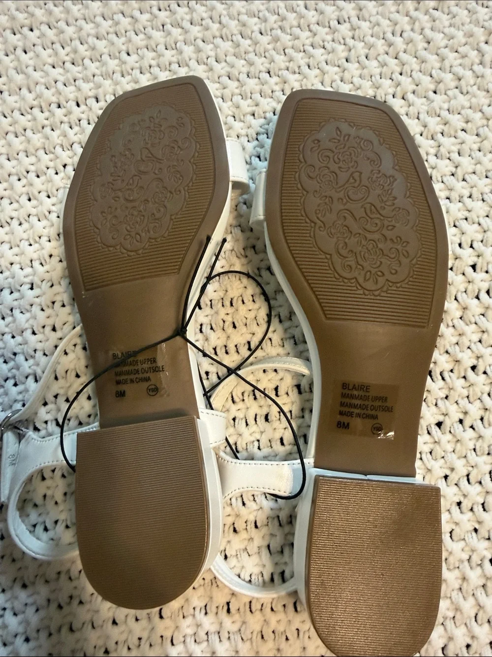 N/A white ankle